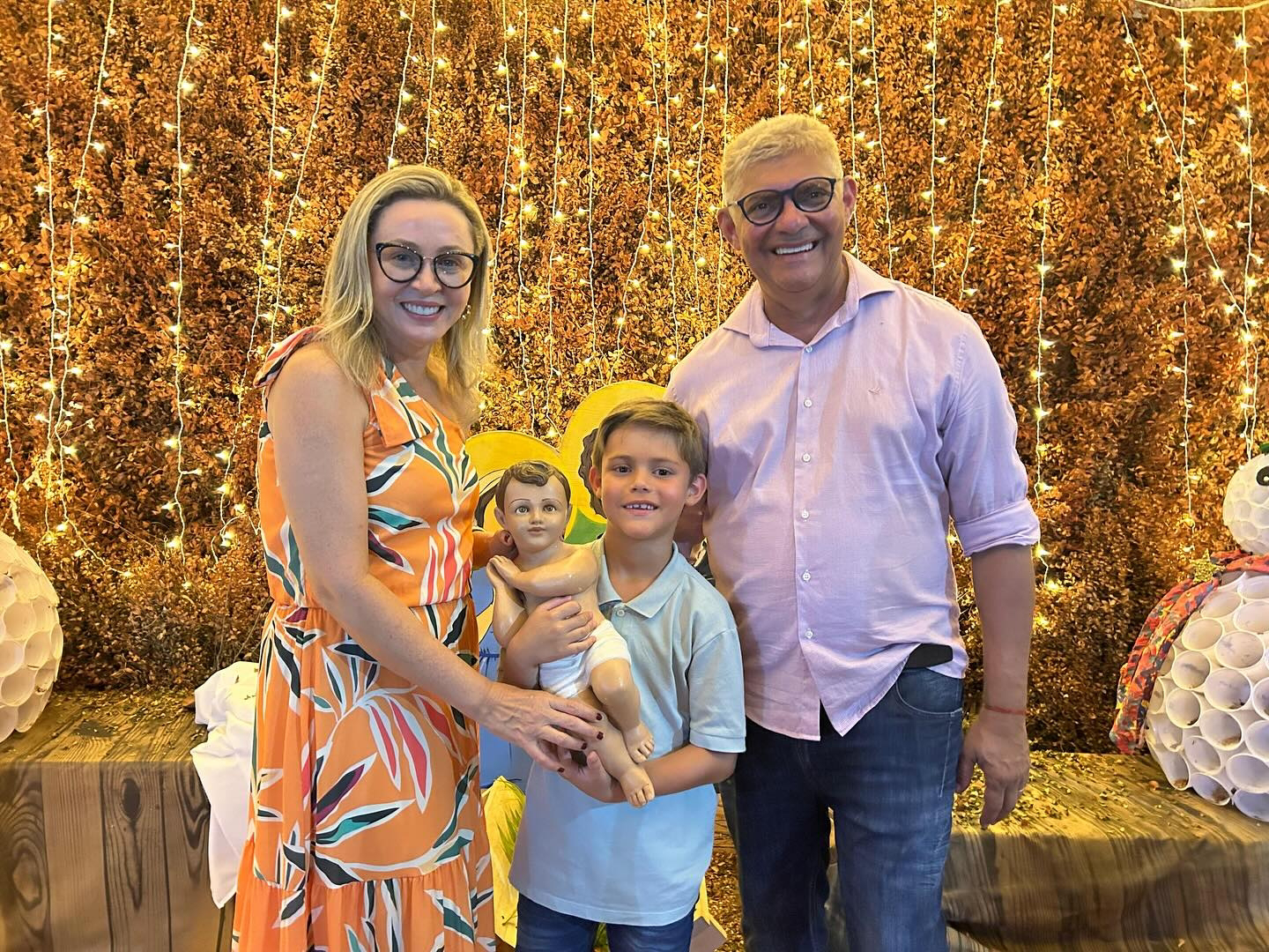 Prefeito Zé Martins participa da tradicional Queima de Palhinhas em Bequimão, encerrando o período natalino