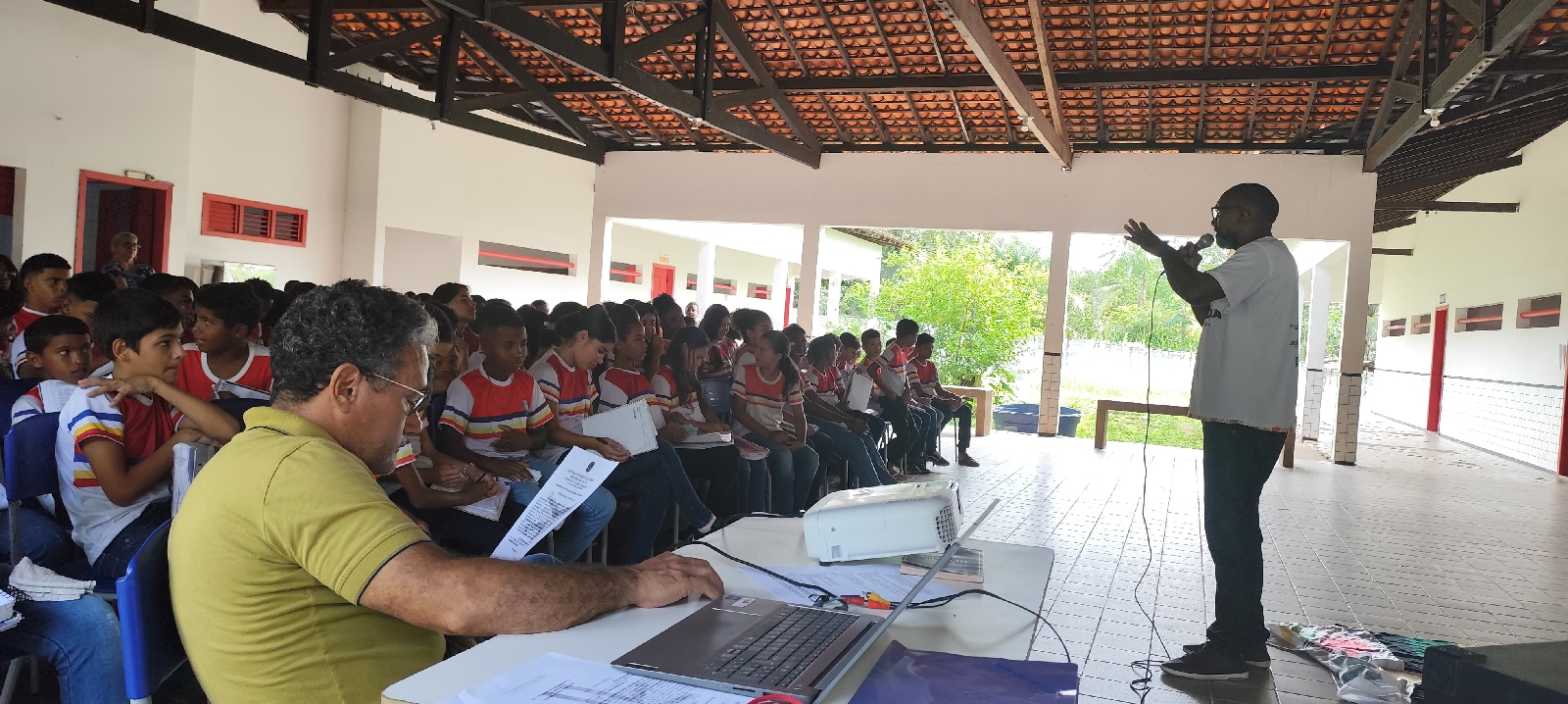 Prefeitura de Bequimão realiza oficinas sobre costumes e tradições quilombolas na Escola Domingos Bouéres