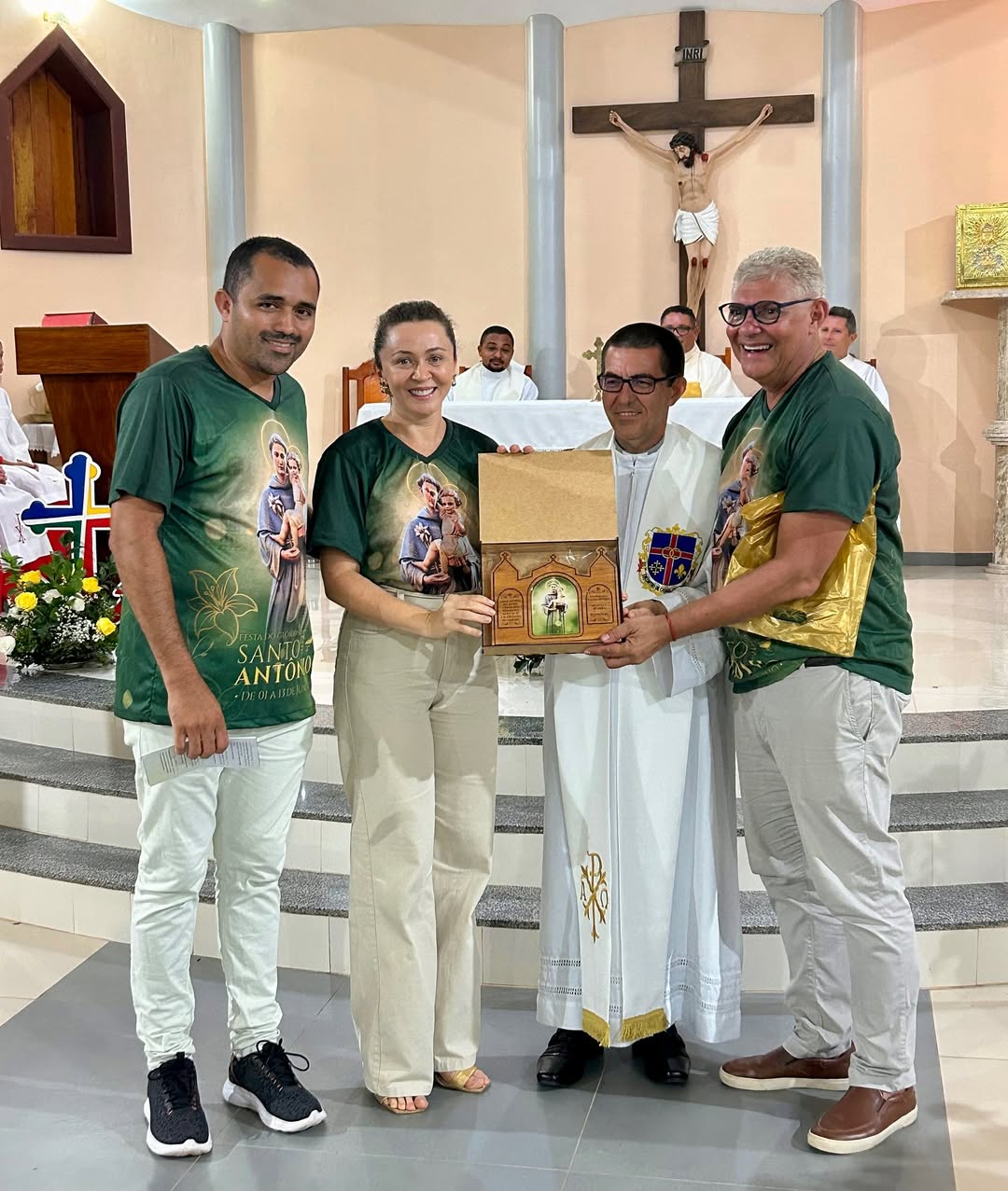 Prefeito Zé Martins prestigia abertura do Festejo de Santo Antônio em Bequimão