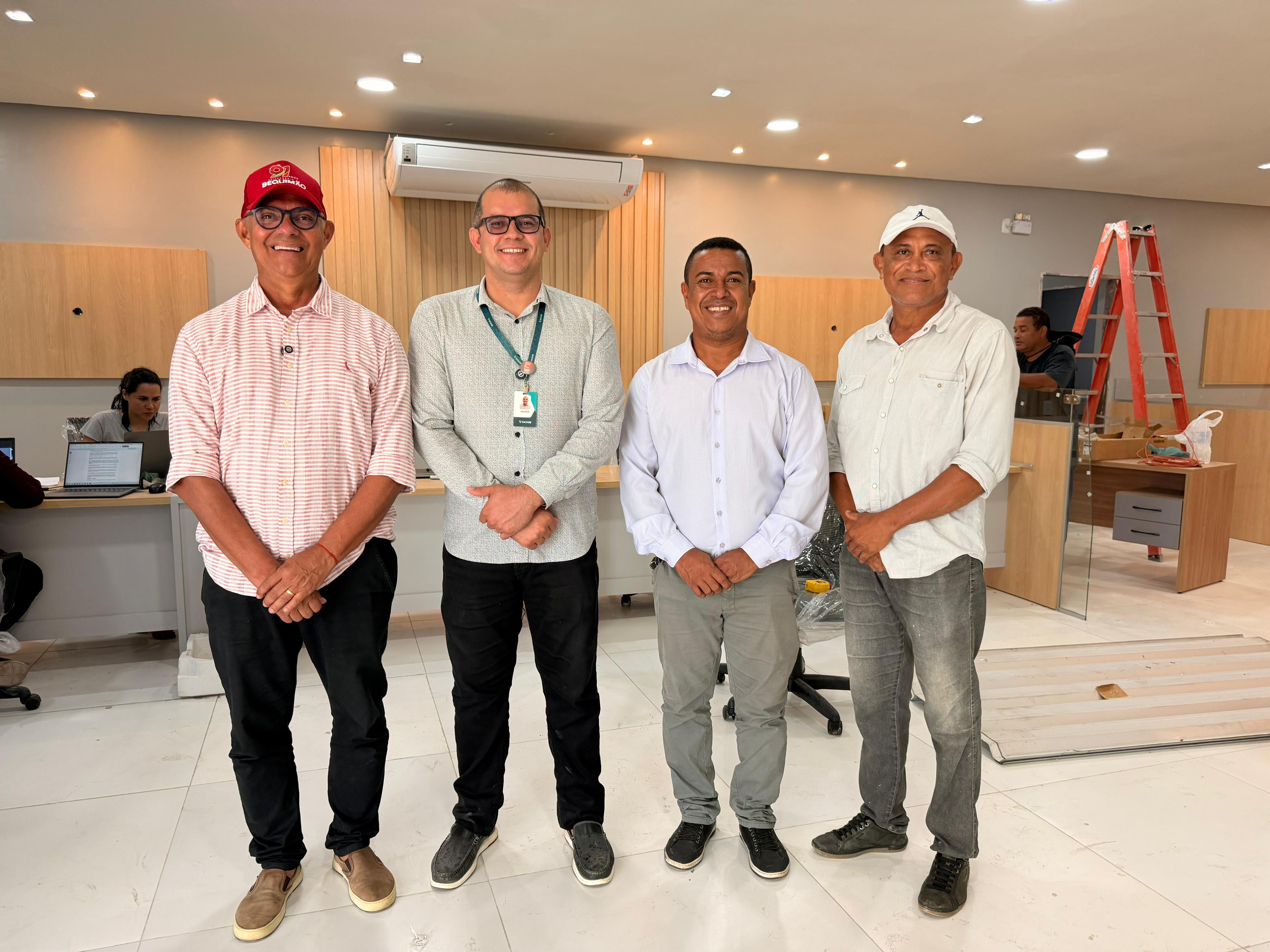 Com apoio da Prefeitura, Bequimão se prepara para inaugurar agência do SICOOB e ampliar oportunidades para a economia local